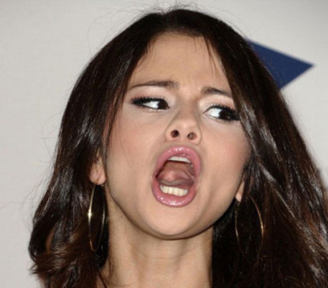 MEME FACE al SELENA GOMEZ