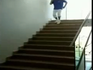 Chdza po schodoch
